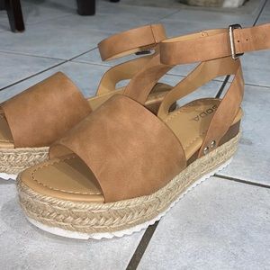Women’s sandals